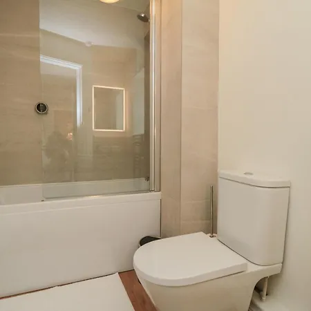 The Burrows * يورك